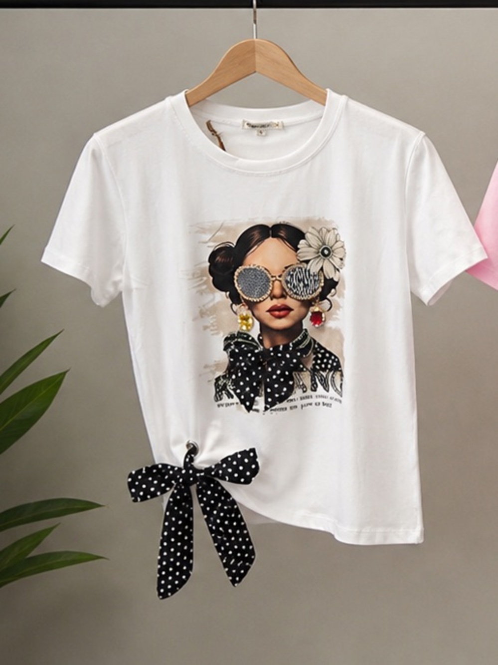 Chic White Graphic Bow Tie Tee  – Luxe Fashion Girl Print